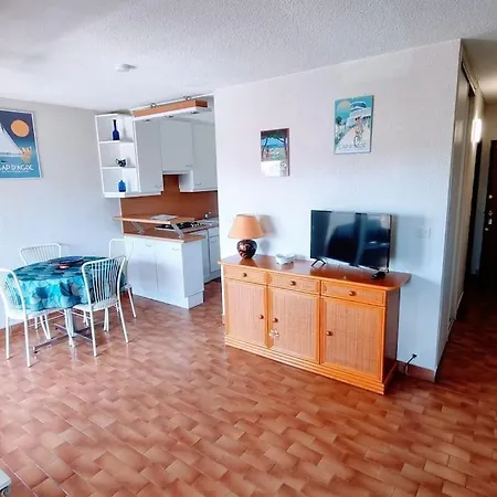 Διαμέρισμα 2 Chambres, Loggia, Piscine, Parking.